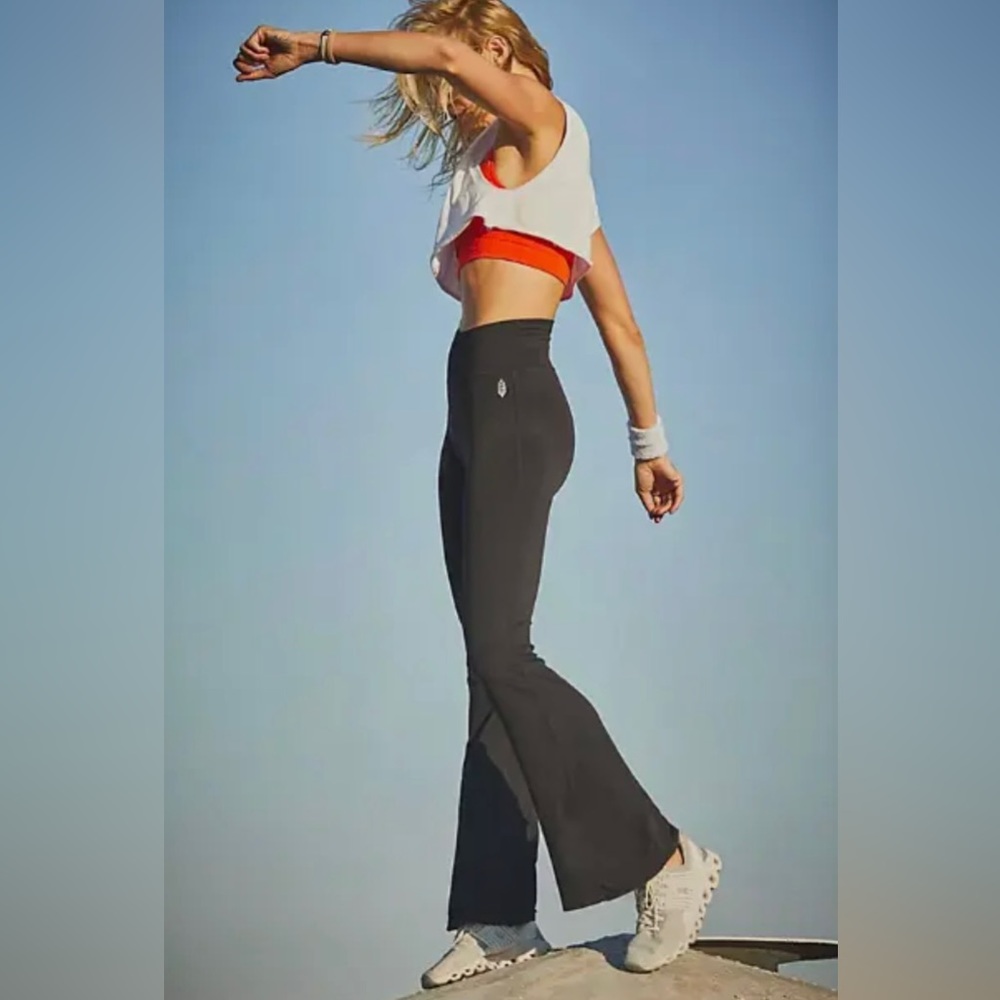 FREE PEOPLE // NWOT Solid Black Flare Leggings